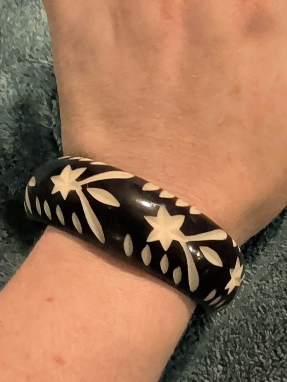 Vintage Black and Cream Floral Carved Bangle Bracelet